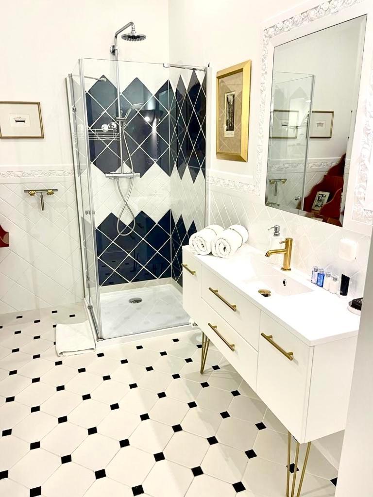 Luxury Suites & Apartments Mondrian Market Square II Warszawa Rom bilde