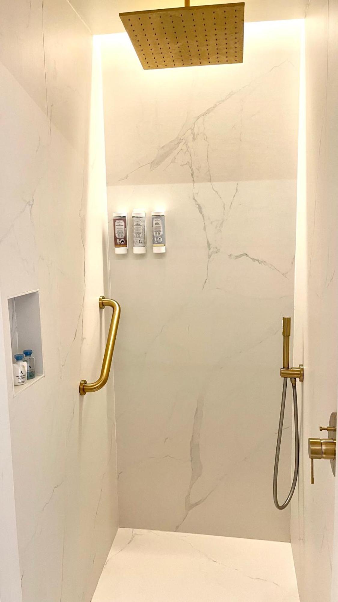 Luxury Suites & Apartments Mondrian Market Square II Warszawa Rom bilde
